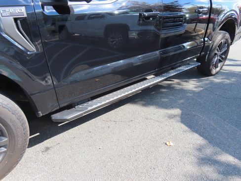 Used 2022 Ford F150 XLT w/ Equipment Group 302A High image 11