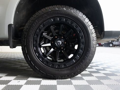 Used 2019 Chevrolet Silverado 1500 LT w/ Texas Edition AWD/4WD image 10