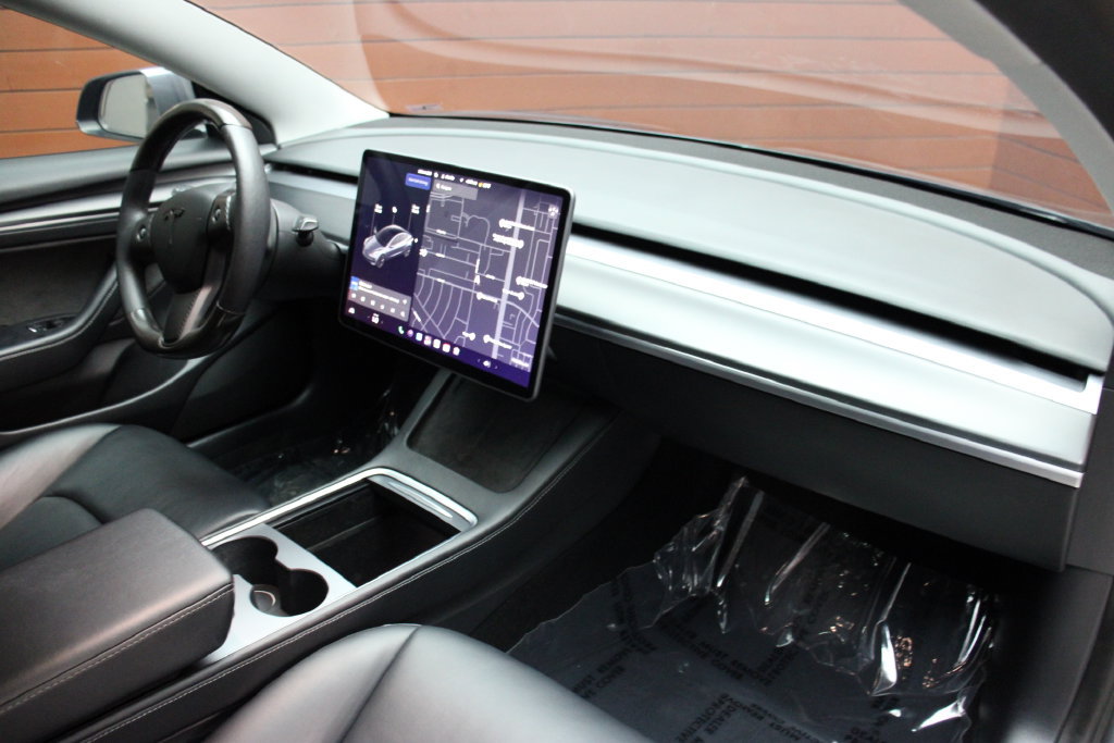 Used 2021 Tesla Model 3 Standard Range Plus RWD image 8