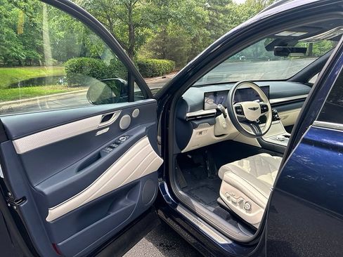 Certified 2026 Genesis GV80 3.5T Prestige AWD/4WD image 6