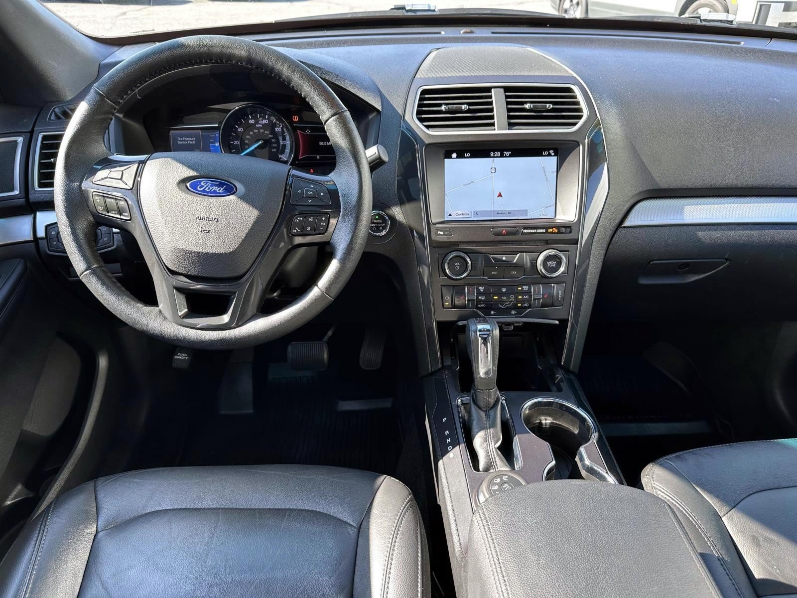 Used 2017 Ford Explorer XLT AWD/4WD image 16