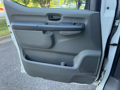 Used 2020 Nissan NV 2500 SV RWD image 6