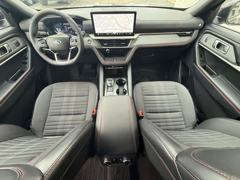 Used 2025 Ford Explorer ST-Line w/ Premium Package image 23