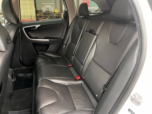 Used 2017 Volvo XC60 T6 Dynamic w/ Climate Package image 18