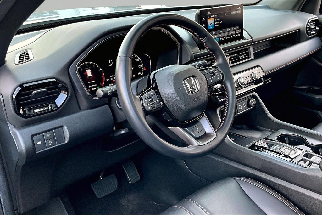 Certified 2025 Honda Pilot TrailSport image 12