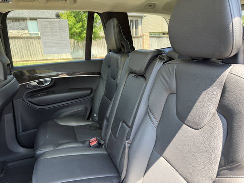Used 2018 Volvo XC90 T6 Momentum w/ Convenience Package AWD/4WD image 13