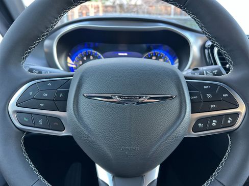 New 2026 Chrysler Pacifica Select image 24