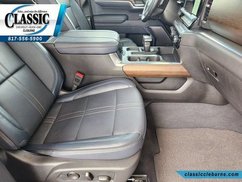 Used 2025 Chevrolet Silverado 1500 High Country AWD/4WD image 15