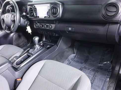Used 2020 Toyota Tacoma SR image 39