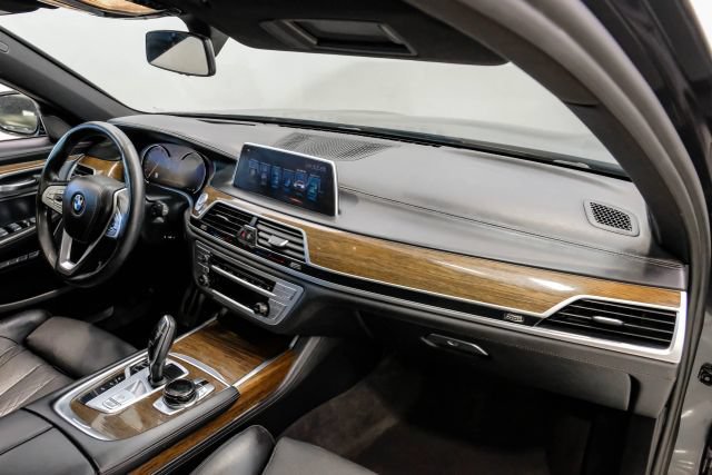 Used 2016 BMW 750i xDrive AWD/4WD image 18