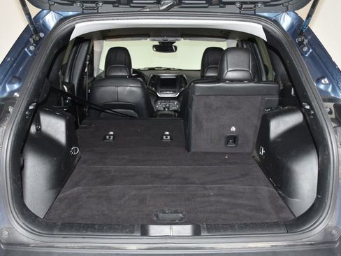 Used 2021 Jeep Cherokee Latitude Plus image 30