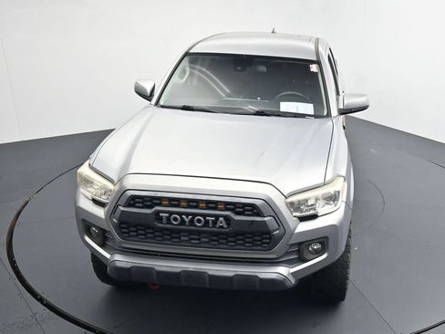 Used 2019 Toyota Tacoma SR w/ SR Convenience Package RWD image 11