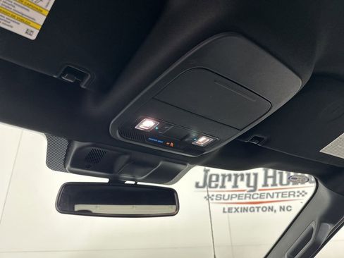 Used 2025 Ford F150 Lariat w/ FX4 Off-Road Package image 28