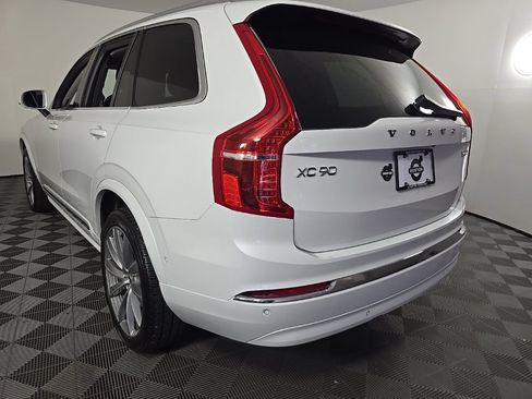 Certified 2023 Volvo XC90 B6 Plus AWD/4WD image 11