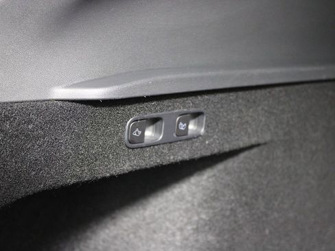 Used 2025 Tesla Model Y Long Range image 24