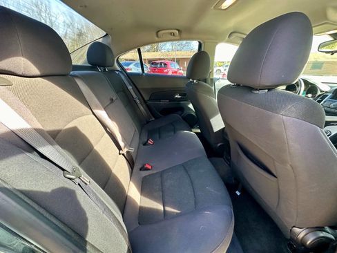 Used 2013 Chevrolet Cruze LT image 16