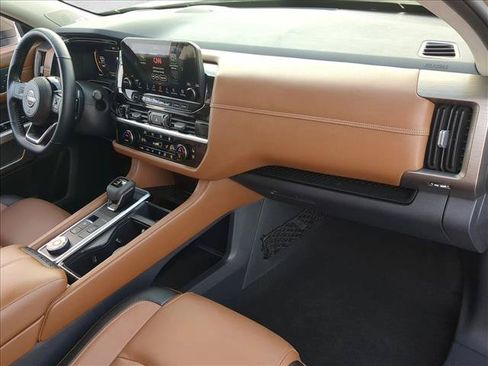 Used 2023 Nissan Pathfinder Platinum w/ Black Appearance Package AWD/4WD image 23