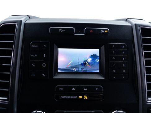 Used 2018 Ford F150 XLT AWD/4WD image 8