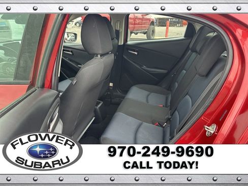 Used 2019 Toyota Yaris LE image 17