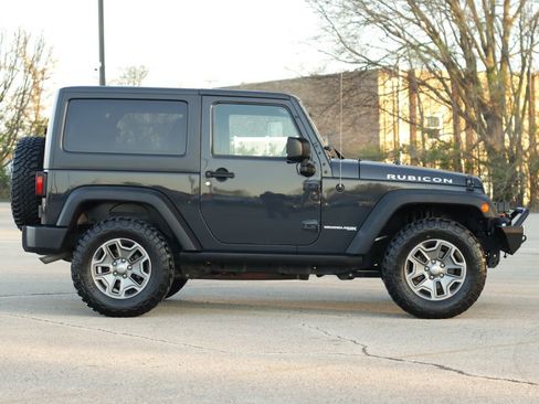 Used 2018 Jeep Wrangler Rubicon w/ Cold Weather Group AWD/4WD image 8