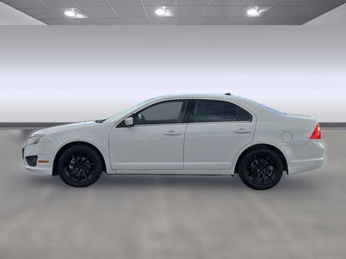 Used 2010 Ford Fusion SE image 2
