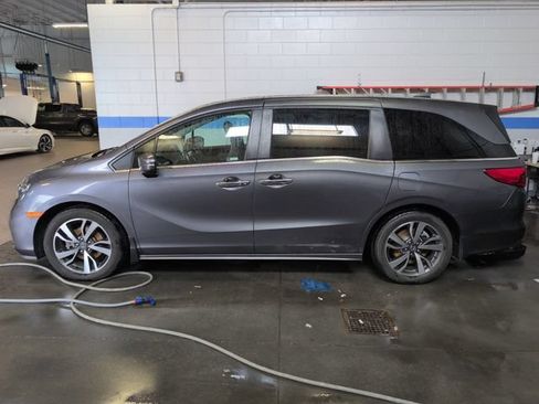 Used 2023 Honda Odyssey Touring image 4