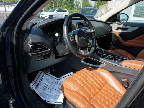 Used 2019 Jaguar F-PACE Portfolio AWD/4WD image 15