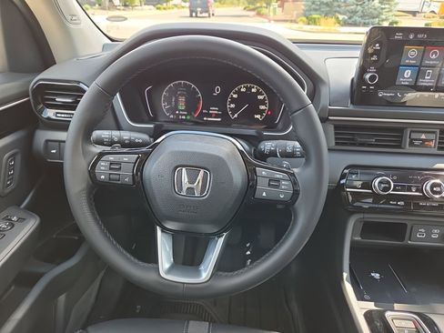 New 2025 Honda Pilot Touring image 18