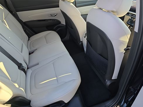 Certified 2025 Hyundai Tucson Limited FWD image 13