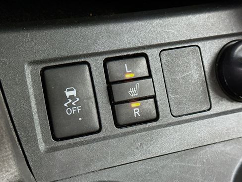 Used 2009 Toyota RAV4 Limited image 25