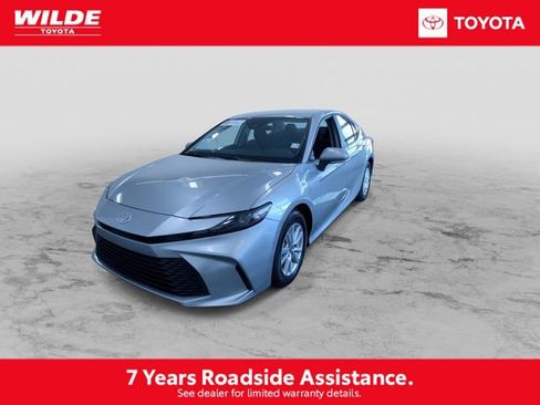 Certified 2025 Toyota Camry LE image 5