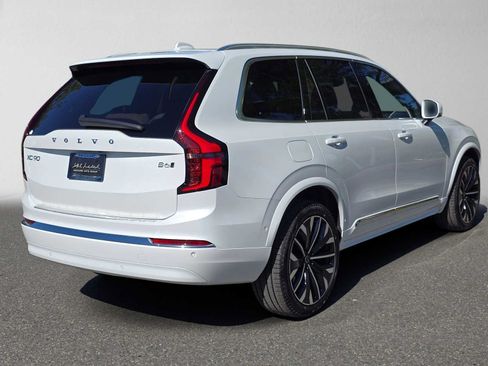 Used 2026 Volvo XC90 B6 Plus w/ Protection Package Premier AWD/4WD image 3