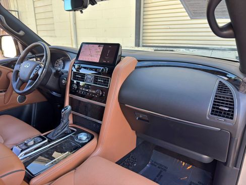 Used 2024 INFINITI QX80 Sensory AWD/4WD image 15