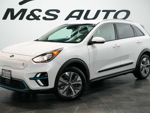 Used 2019 Kia Niro EX FWD image 2