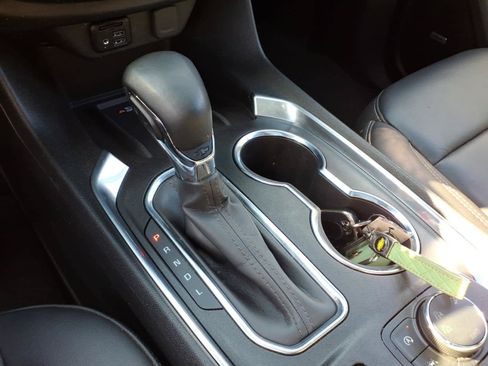 Used 2023 Chevrolet Traverse LT w/ LT Premium Package AWD/4WD image 14