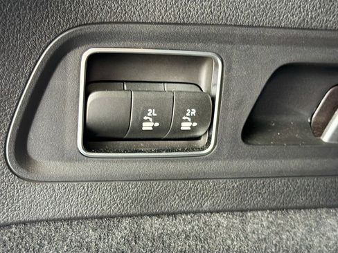 Used 2025 Mercedes-Benz GLS 450 4MATIC image 13