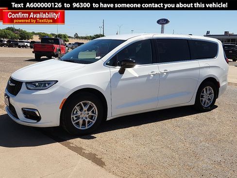 Used 2025 Chrysler Pacifica Select FWD image 1