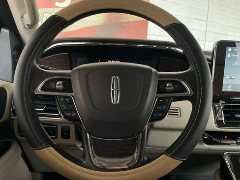 Used 2018 Lincoln Navigator Select w/ Technology Package image 49