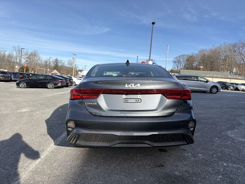 Used 2023 Kia Forte LXS image 7