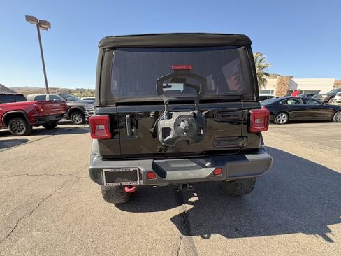 Used 2021 Jeep Wrangler Unlimited Rubicon AWD/4WD image 4