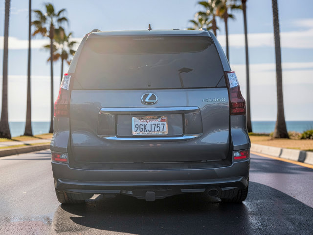 Used 2021 Lexus GX 460 Luxury w/ Sport Design Package AWD/4WD image 6