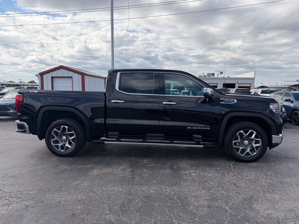 Used 2024 GMC Sierra 1500 SLT w/ SLT Premium Plus Package AWD/4WD image 4