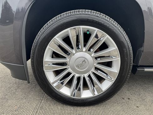 Used 2016 Cadillac Escalade ESV Platinum image 16