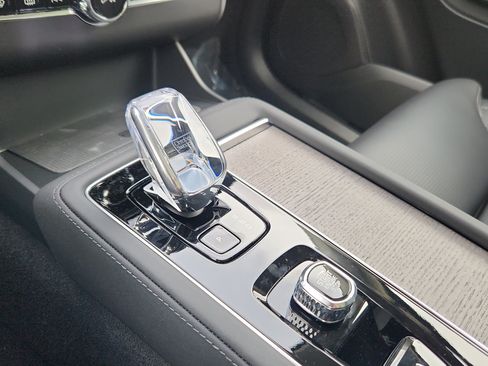 New 2026 Volvo XC90 B6 Ultra w/ Protection Package image 14