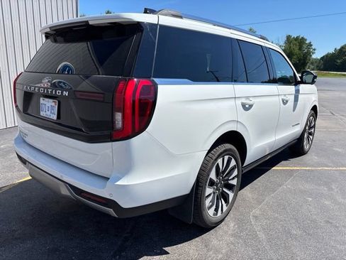 Used 2026 Ford Expedition Platinum w/ Driver's Package AWD/4WD image 3