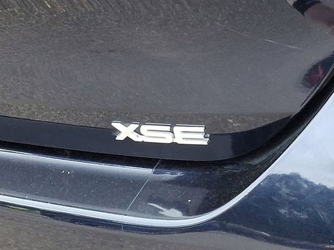 Used 2022 Toyota Highlander XSE FWD image 35