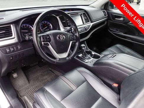 Certified 2018 Toyota Highlander SE image 14
