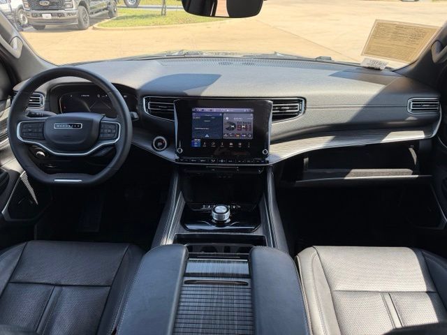 Used 2024 Jeep Wagoneer L Series II w/ Flexible Seating Group RWD image 24