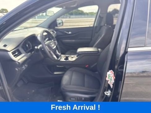 Used 2023 GMC Acadia SLE w/ Driver Convenience Package FWD image 2