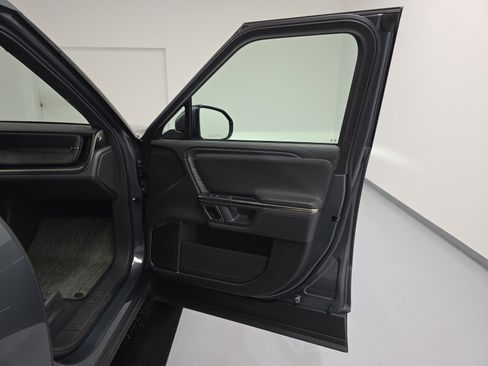 Used 2022 Rivian R1T Adventure image 18